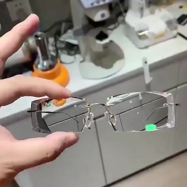 🔥High hardness Anti-wear anti blue light intelligent dual focus reading glasses🔥