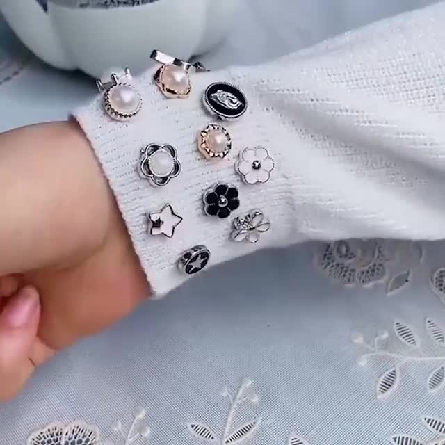 Cute Button Brooches(40 PCS)